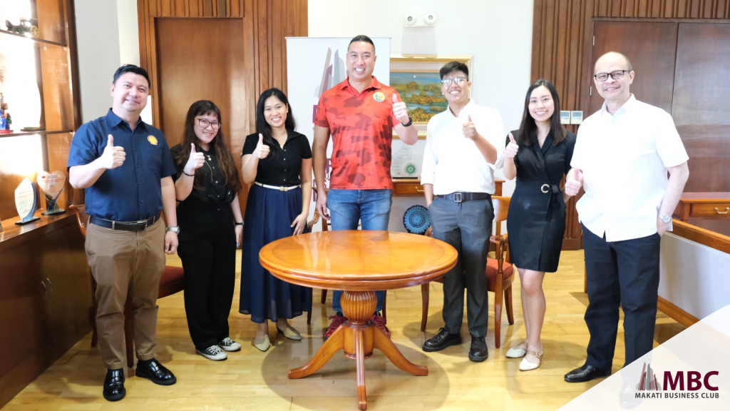 San Juan City Mayor Francis Zamora with Pilipinas Shell Conrad Parizal and MBC's Executive Director Francisco Alcuaz and Business For Biking Team